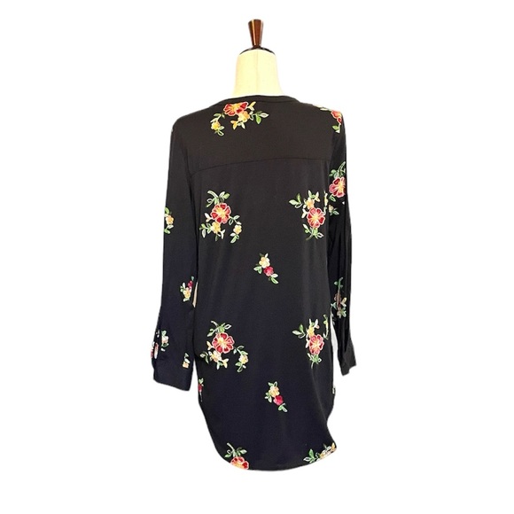 Forgotten Grace Tunic - Picture 2 of 4